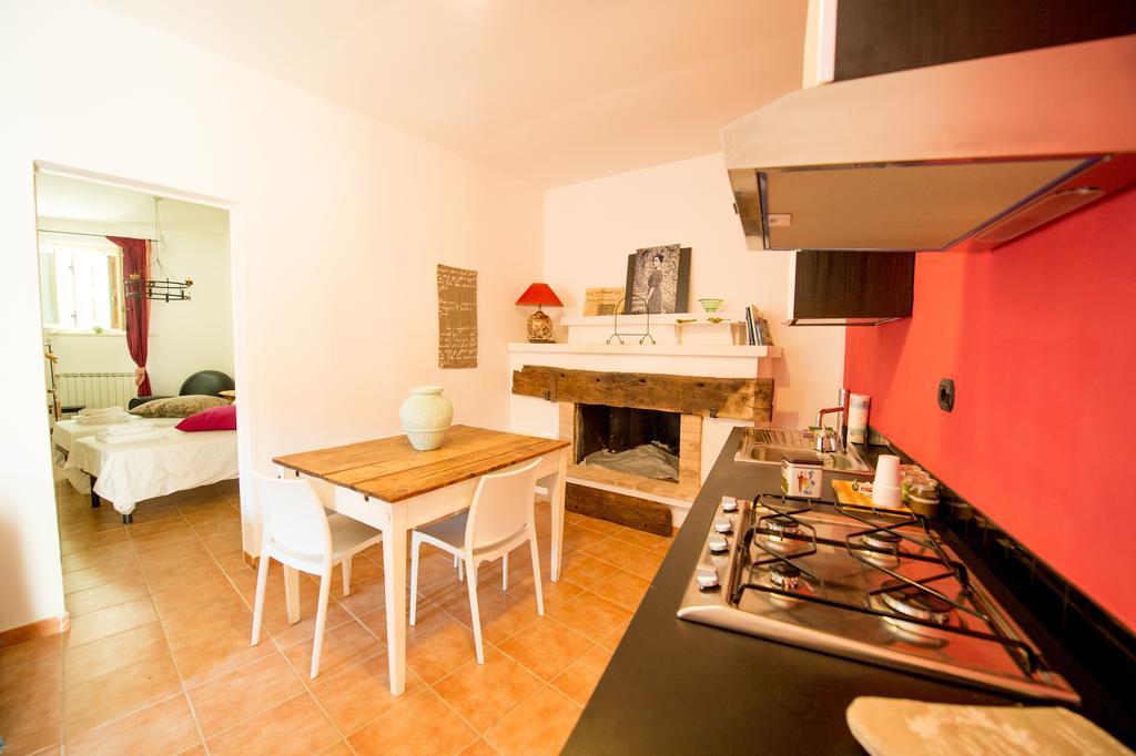 Torre Della Botonta Bed & Breakfast Castel Ritaldi Room photo