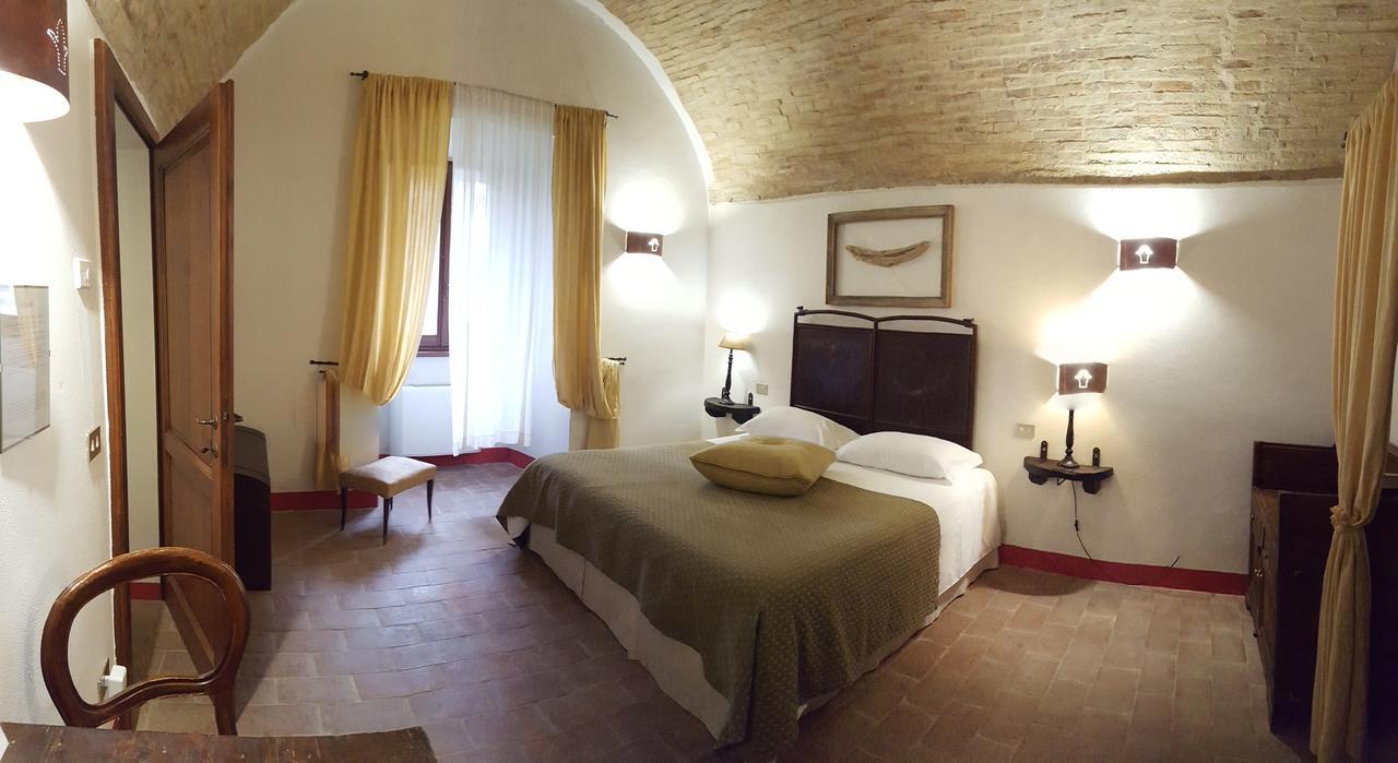 Torre Della Botonta Bed & Breakfast Castel Ritaldi Exterior photo
