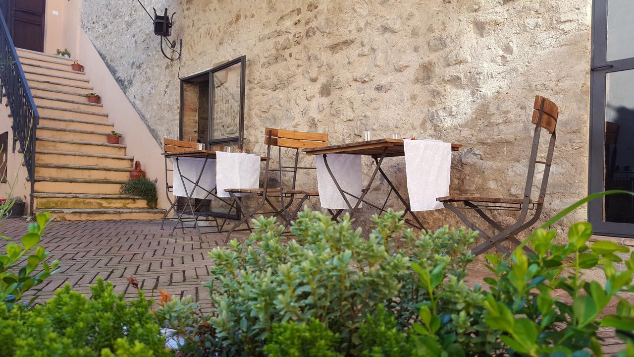 Torre Della Botonta Bed & Breakfast Castel Ritaldi Exterior photo